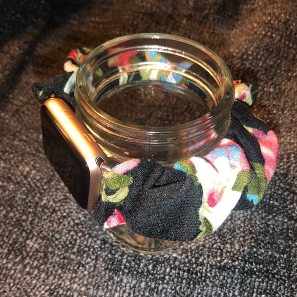 Apple Watch Scrunchie Band - Picture 5 of 5